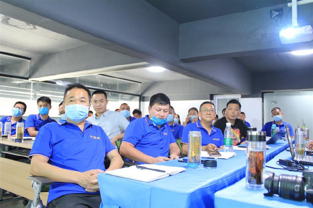 厚積薄發(fā) 登高望遠(yuǎn) 雙雄醉健康酒業(yè)召開(kāi)2020首季總結(jié)會(huì)暨7月月會(huì)