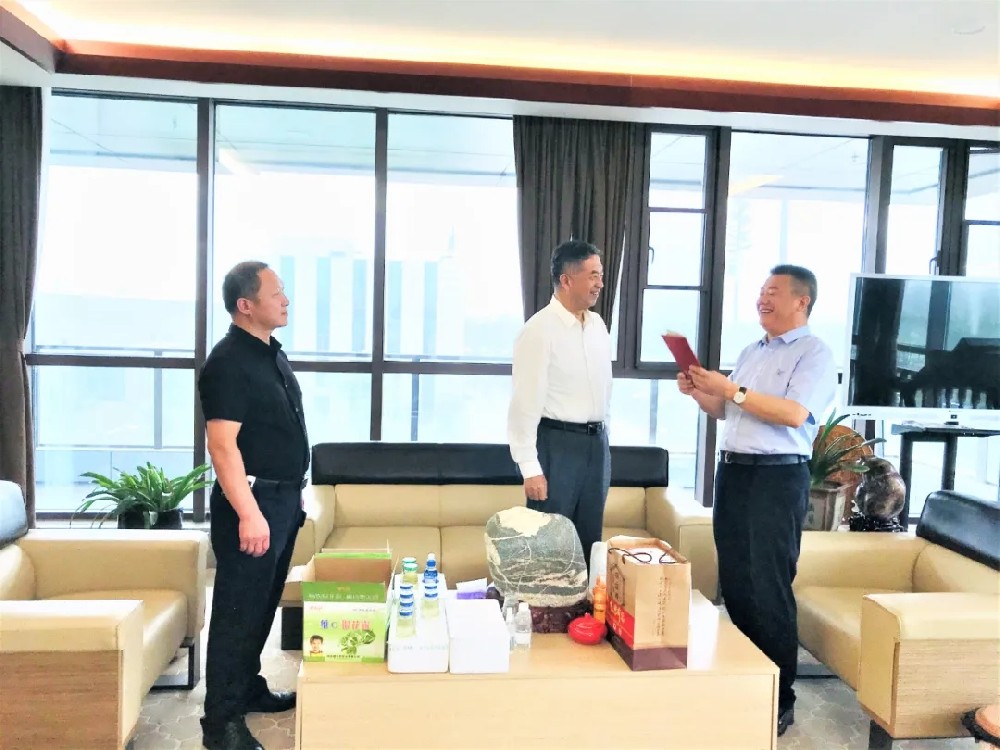 石花雙雄醉聯(lián)手襄陽企聯(lián)為黃正軍、馬建華、張華總經(jīng)理送上生日祝福