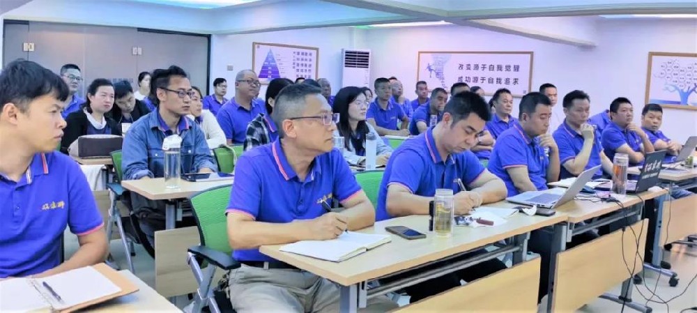 發(fā)紅包啦！季度總結兌現承諾，雙雄醉全員沖刺第三季度目標