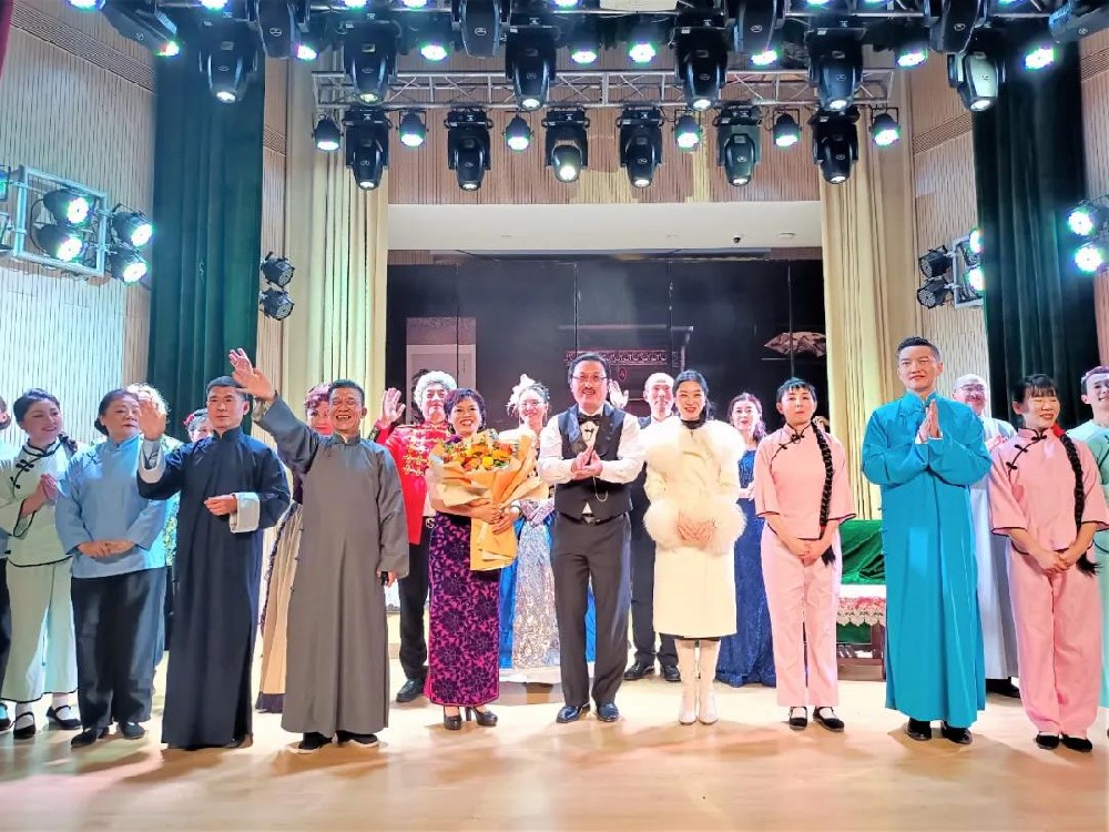 雙雄醉為文化襄陽添彩，襄陽武漢兩地戲劇聯(lián)袂、詩歌朗誦交流演出圓滿成功！