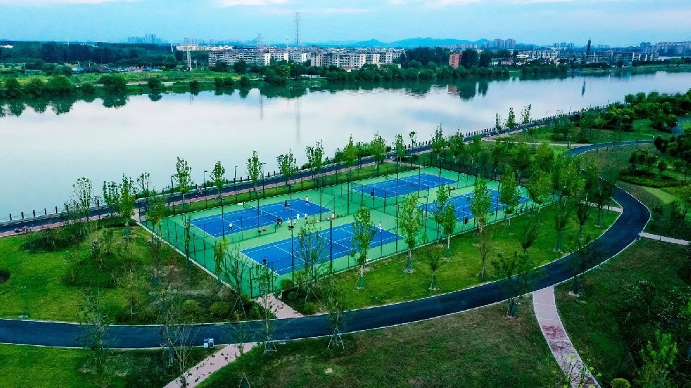 喝雙雄醉酒，打快樂網(wǎng)球！熱烈祝賀龍韻網(wǎng)球俱樂部盛大開業(yè)暨2024“石花雙雄醉杯”心動123網(wǎng)球挑戰(zhàn)賽隆重開幕