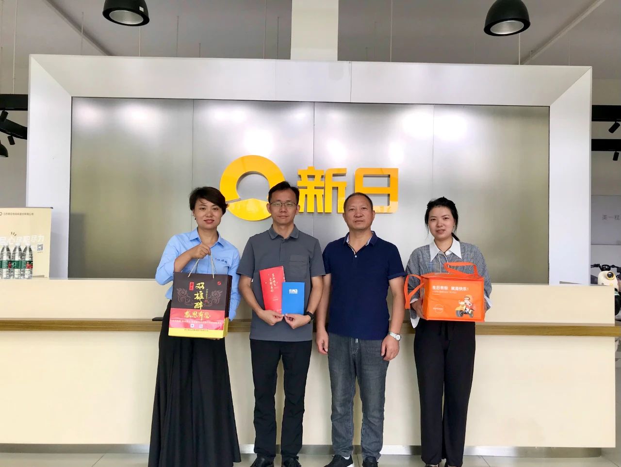 【雙雄醉贊助襄陽企業(yè)家暖心工程系列報道】企業(yè)家易必勇、王橋彬、吳克鋼等收到暖心生日祝福